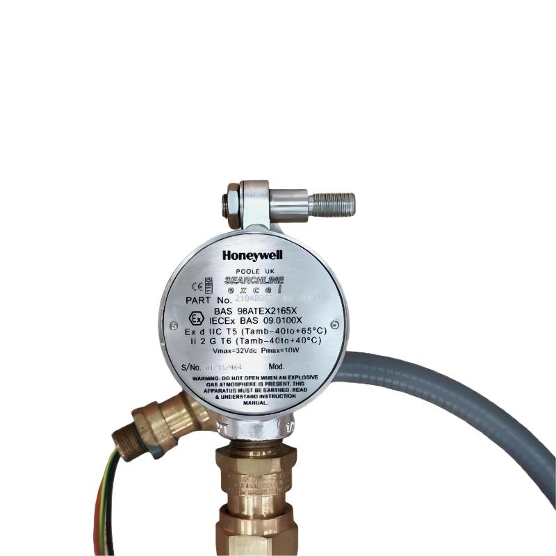 Honeywell 2104B2071 The Short-Range Transmitter Includes A Conduit And Meets ATEX Explosion-Proof Standards