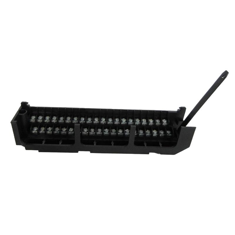 GE Fanuc   IC697ACC700   Terminal Block