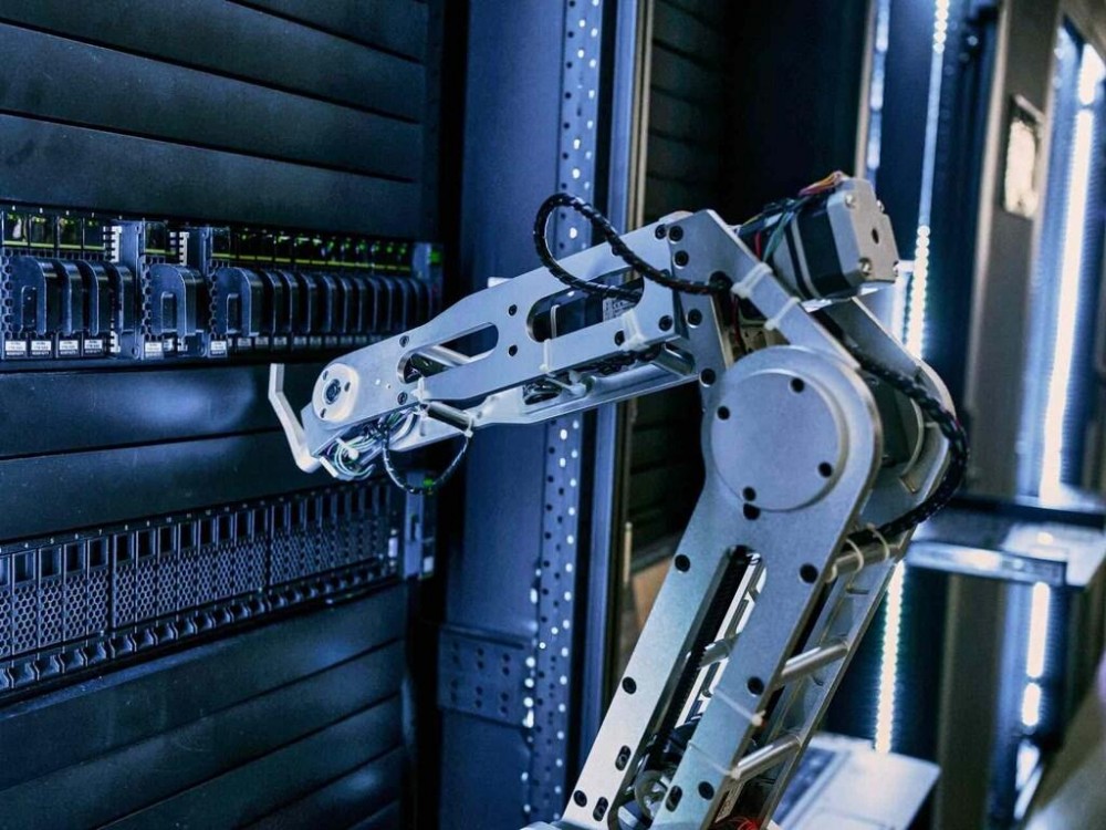 Industrial Robots Move Beyond Factory Production Into Data Center Maintenance